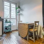 Typical Parisian Flat Near Belleville By Easybnb
