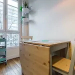Typical Parisian Flat Near Belleville By Easybnb